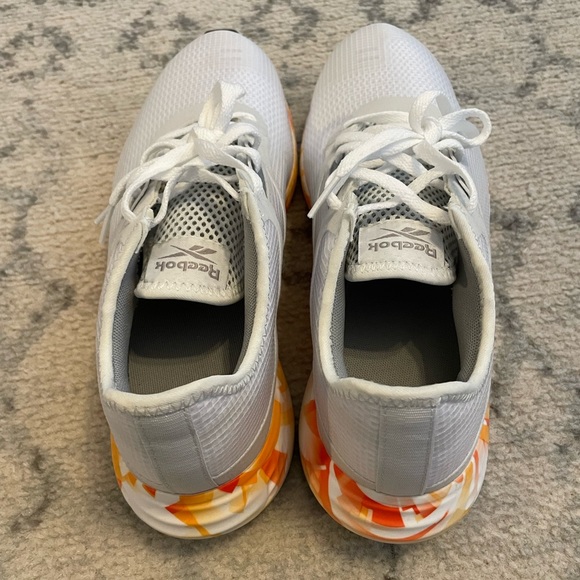 Women’s Reebok Size 9 - Picture 3 of 8